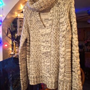 [SOLD] SOLD Jennifer Lopez Sparkling Sweater